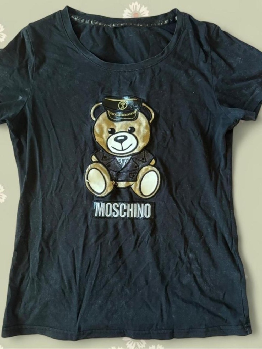 ⭐️Black Moschino t-shirt 🧸